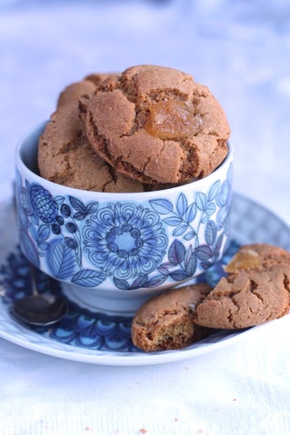 Gingernuts with Fresh Ginger