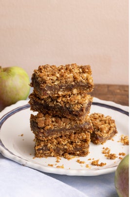 Spiced Apple and Oat Slice