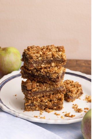 Spiced Apple and Oat Slice