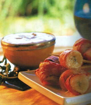 Banana And Bacon Nibbles With Creamy Mango Chutney