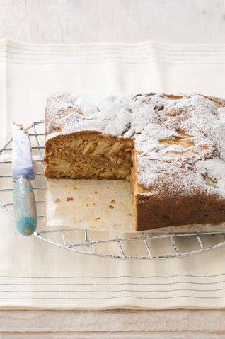 Spiced Apple And Walnut Cake