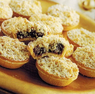 Almond Crumble Christmas Mince Tarts