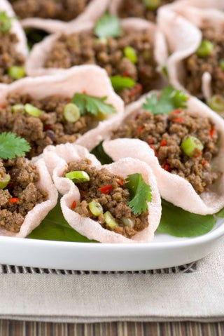 Chilli Beef On Prawn Crackers