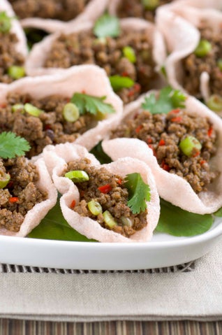 Chilli Beef On Prawn Crackers
