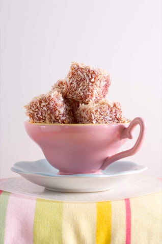Mini Raspberry Lamingtons
