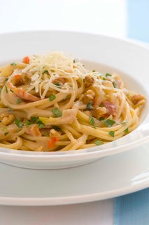 Spaghetti With Walnut And Bacon Sauce