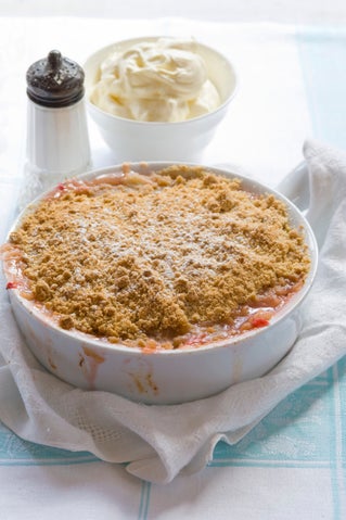 Apple and Rhubarb Crumble