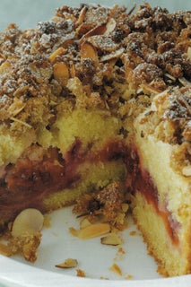 Tamarillo struesel cake