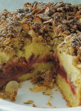 Tamarillo struesel cake
