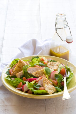 Smoked chicken fattoush