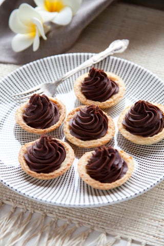 Vanilla 'n' chocolate tartlets