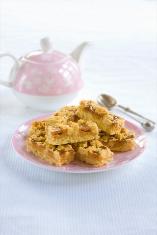 Caramel oat slice
