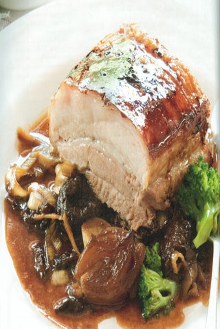Oven-roasted slow-cooked belly pork