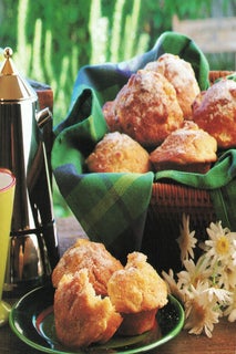 Sugar 'n' spice apple muffins