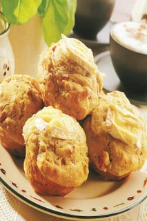 Pesto and ham muffins