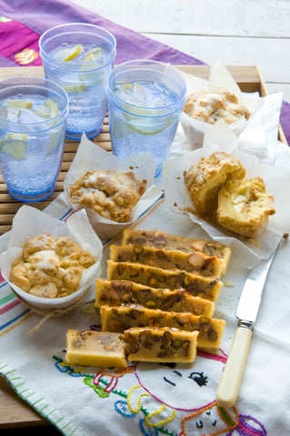 fudge 'n' nut slice
