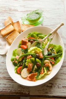 Hot-smoked salade nicoise