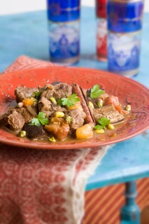 Spicy lamb with dried fruits