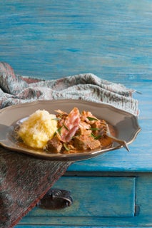 Garlic and tomato pork braise