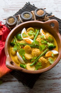 Potato and roasted peanut hot pot