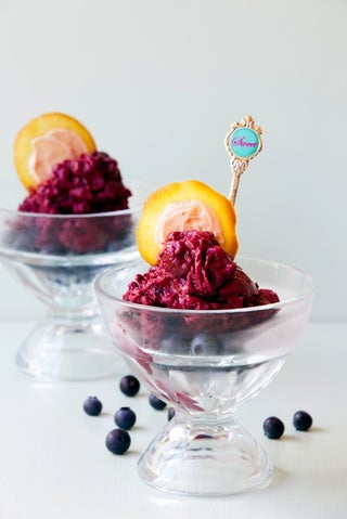 Sweet wine and blueberry sorbet