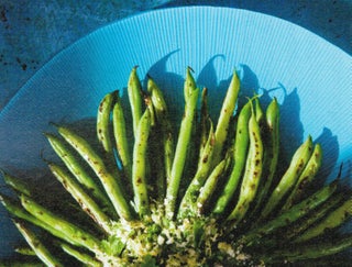 Beans with parsley and garlic crumble