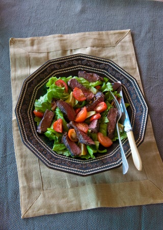 Chilli 'n' garlic BBQ venison salad