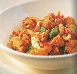 Sweet cauliflower and tomato curry