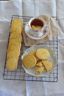 Lemon shortbread