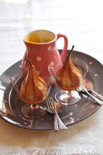 Pears in verjuice with caramel sauce