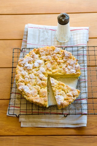 Ros's apple shortcake