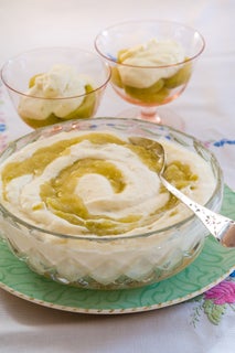 Feijoa and elderflower fool