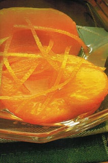 Poached whole apricots 