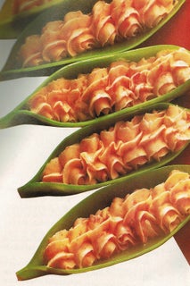 Pepper and prawn snow peas