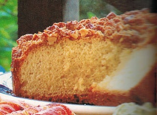 Walnut and ginger yeast cake