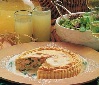 Fresh salmon and asparagus pie