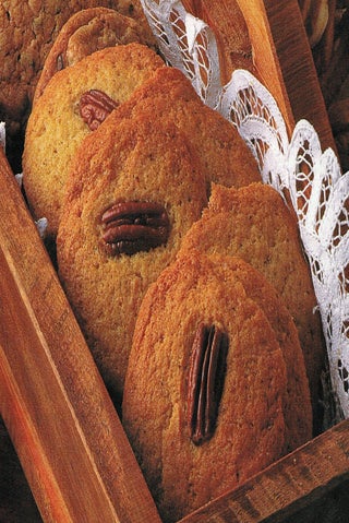 Cinnamon nut biscuits
