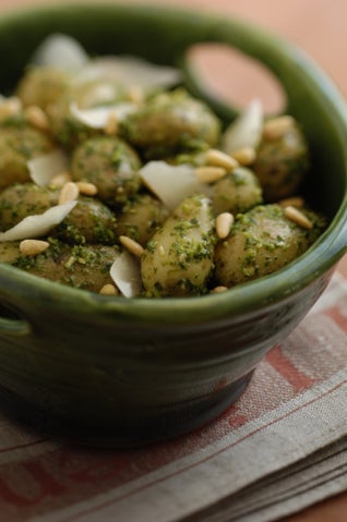 Potatoes and rocket pesto