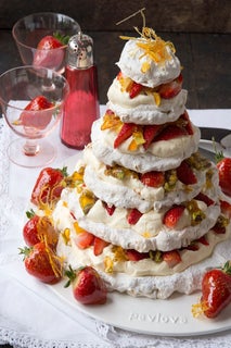Pistachio nut meringue Christmas cake