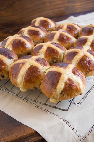 Classic Hot Cross Buns